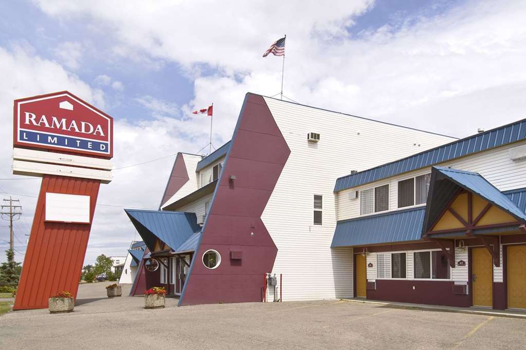 Ramada Limited Dawson Creek Hotel Exterior photo