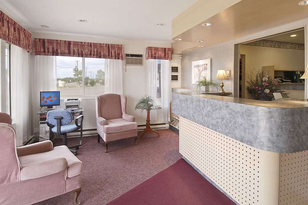 Ramada Limited Dawson Creek Hotel Interior photo